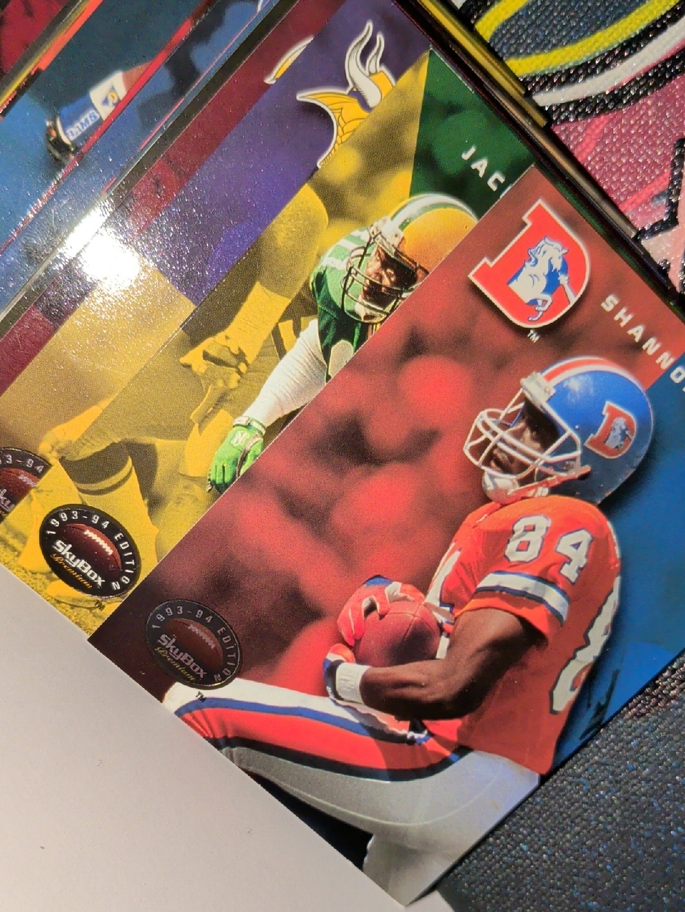 (+100 Cards) 93/94 Skybox Premium NFL - Bundle